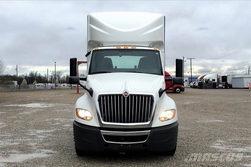 International LT625 6x4 Prime Movers