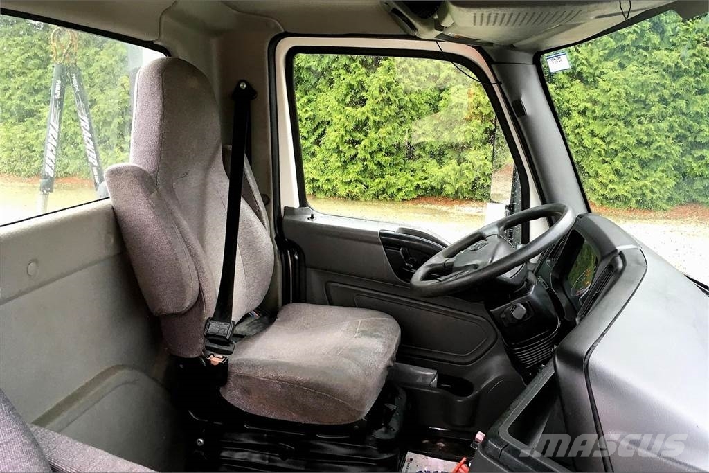 International LT625 6x4 Prime Movers