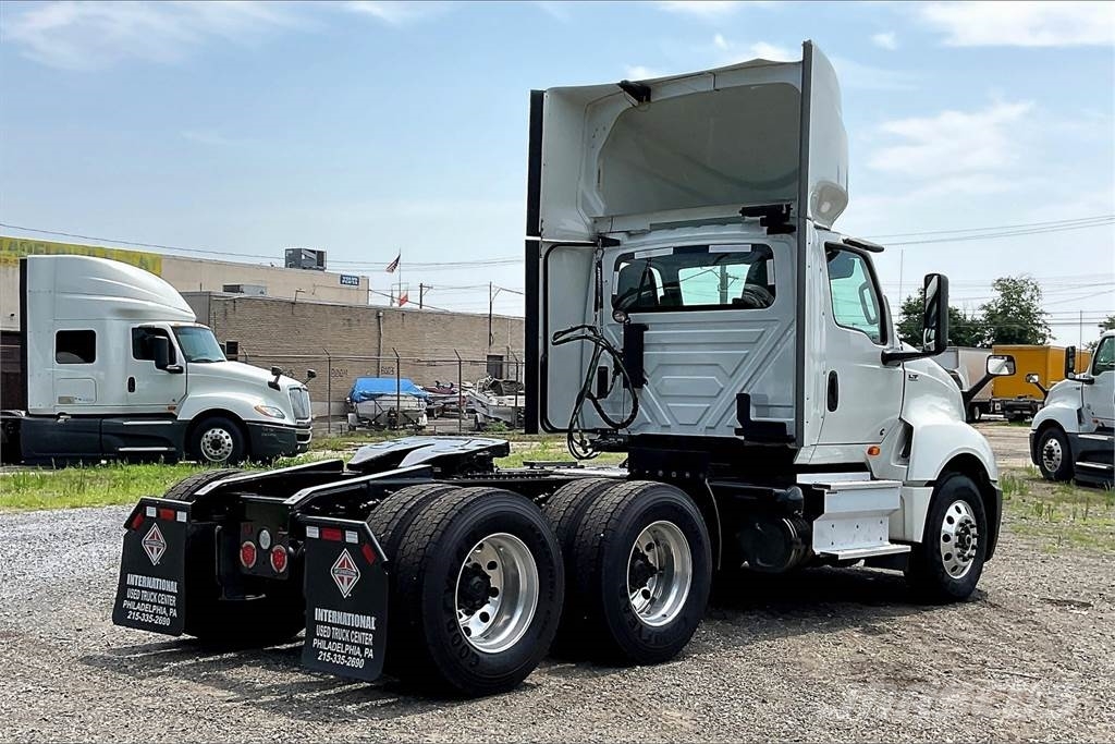 International LT625 6x4 Prime Movers