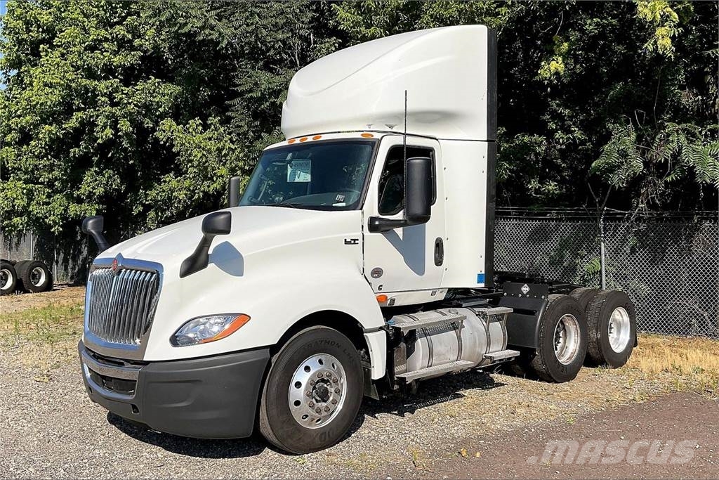 International LT625 6x4 Prime Movers