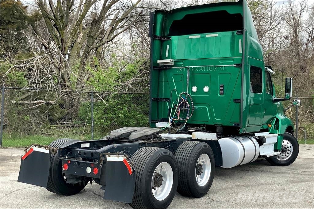 International LT625 6x4 Prime Movers
