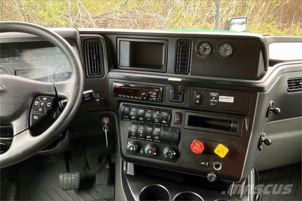 International LT625 6x4 Prime Movers