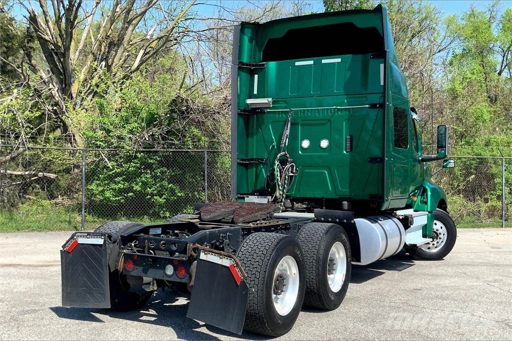 International LT625 6x4 Prime Movers