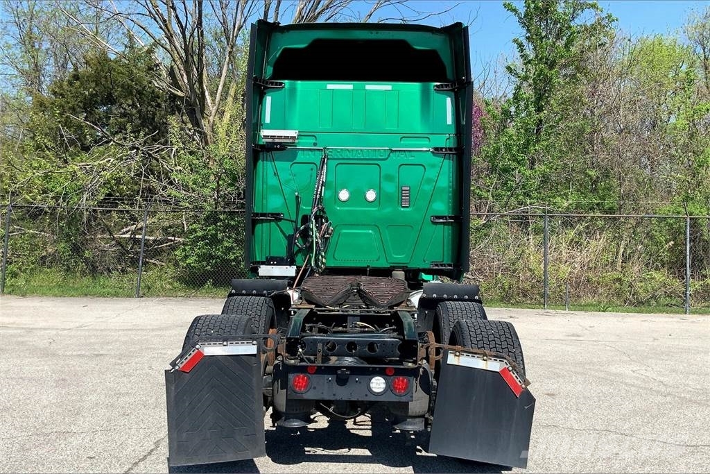 International LT625 6x4 Prime Movers