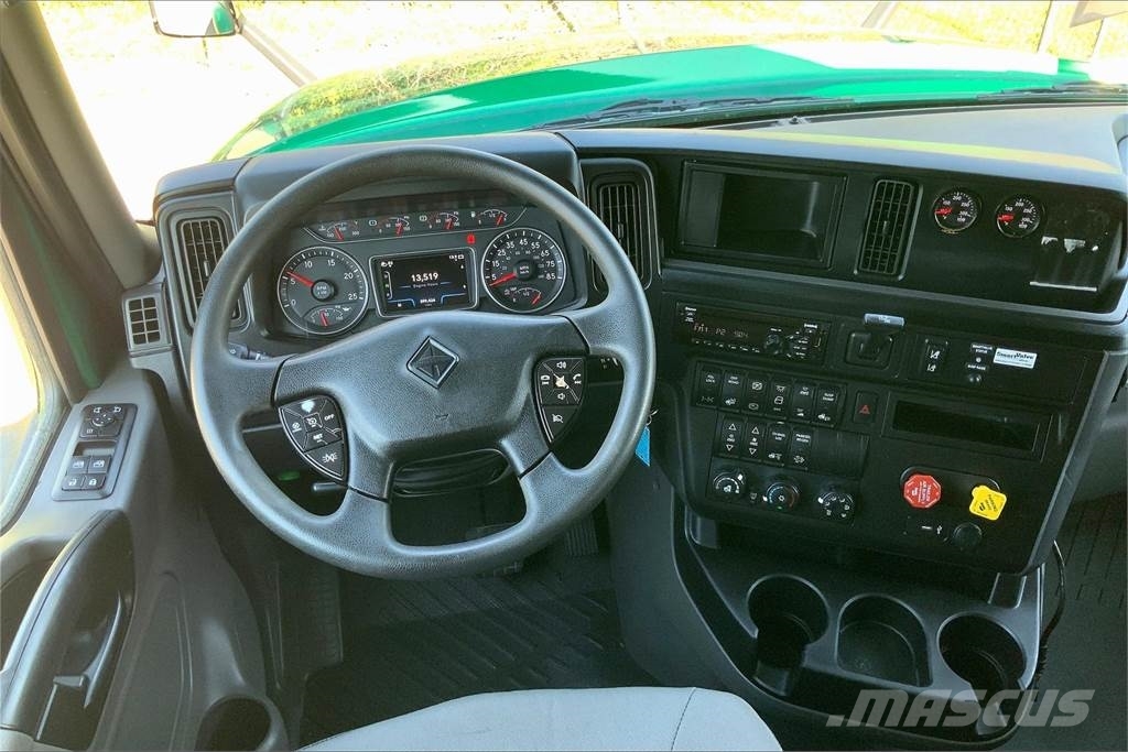 International LT625 6x4 Prime Movers
