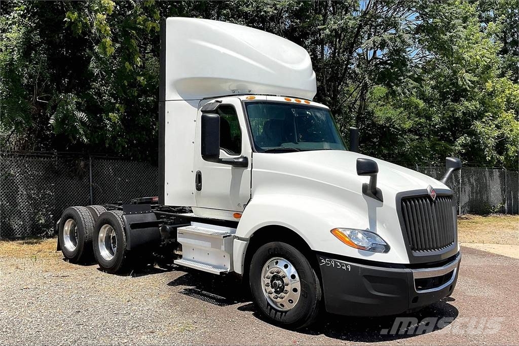 International LT625 6x4 Prime Movers