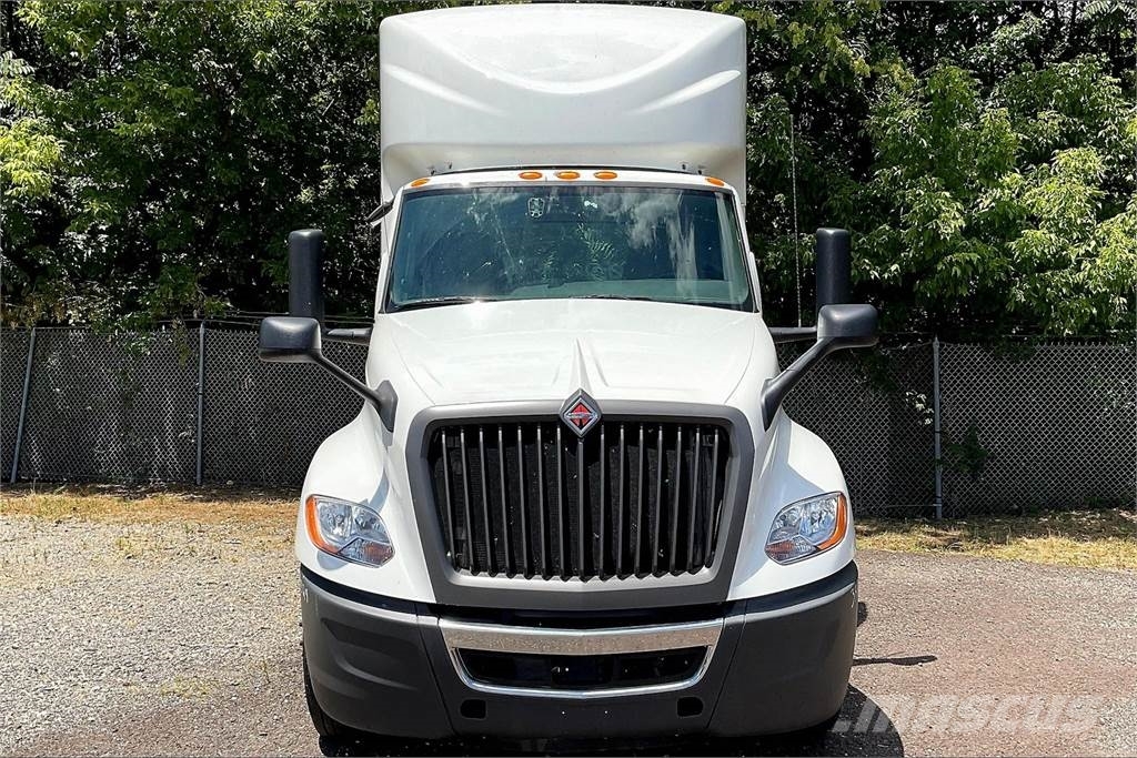 International LT625 6x4 Prime Movers
