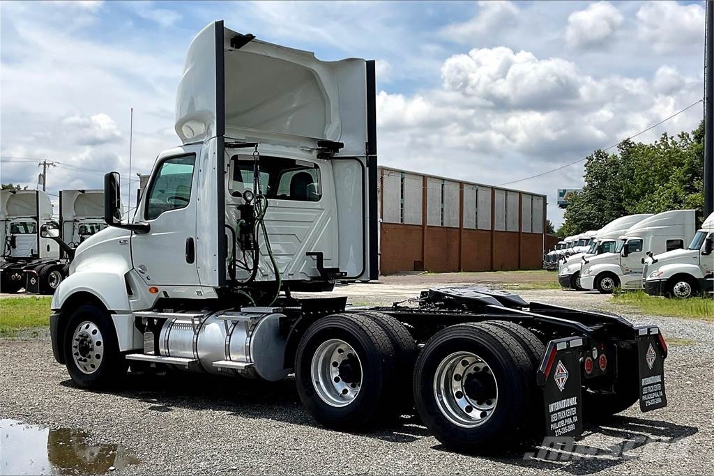International LT625 6x4 Prime Movers