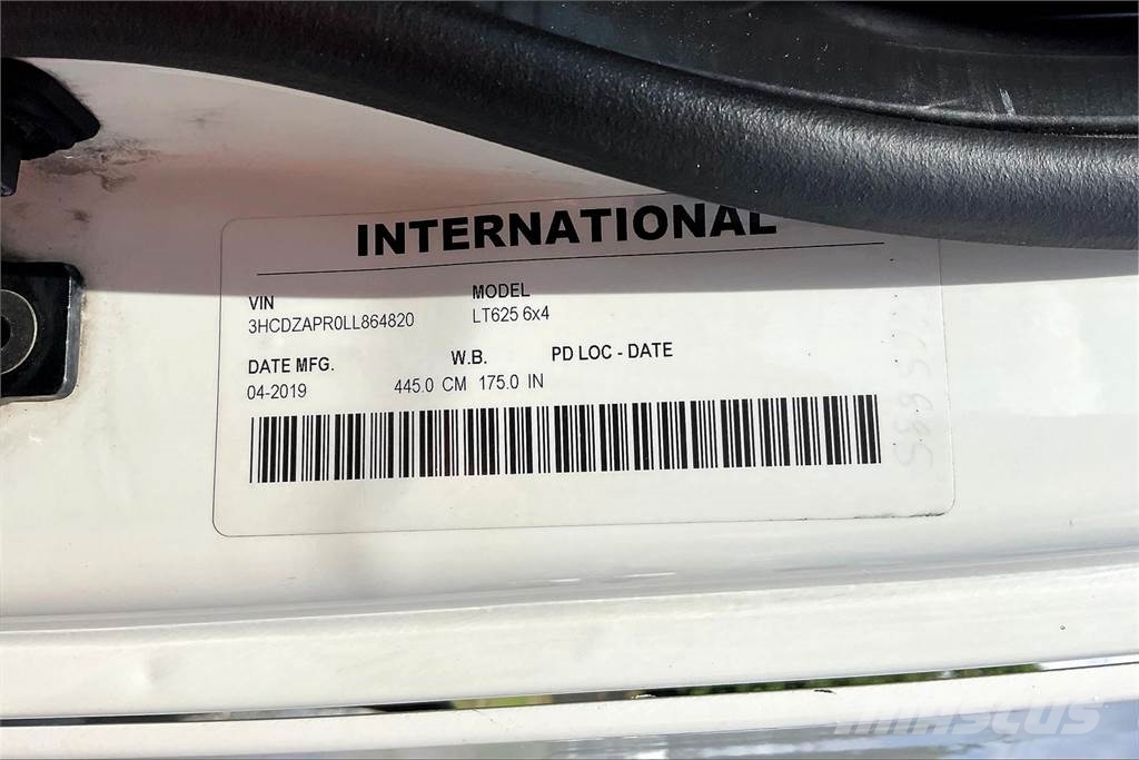 International LT625 6x4 Prime Movers