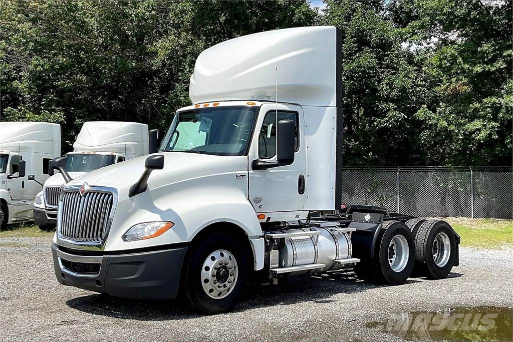 International LT625 6x4 Prime Movers