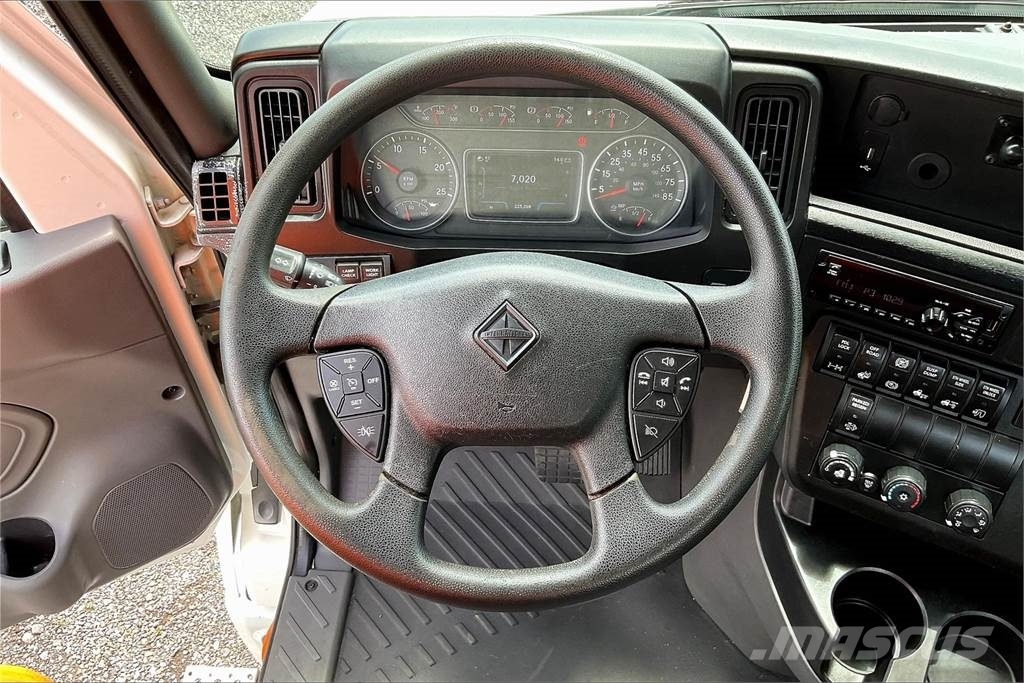 International LT625 6x4 Prime Movers