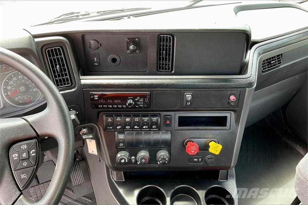 International LT625 6x4 Prime Movers