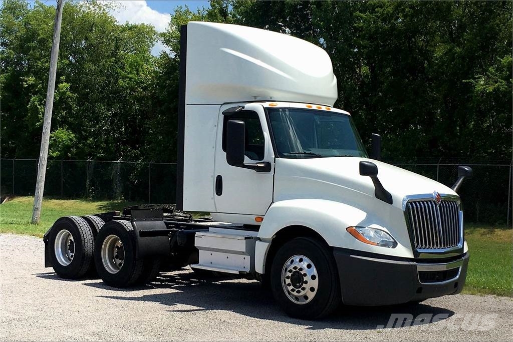 International LT625 6x4 Prime Movers
