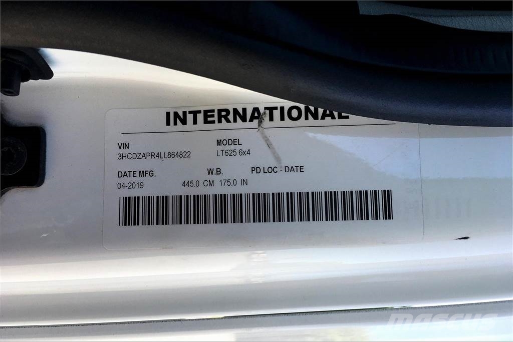 International LT625 6x4 Prime Movers