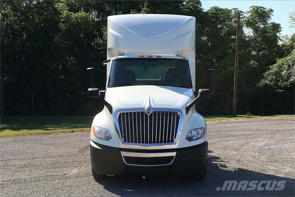 International LT625 6x4 Prime Movers