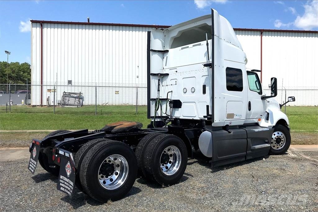 International LT625 6x4 Prime Movers