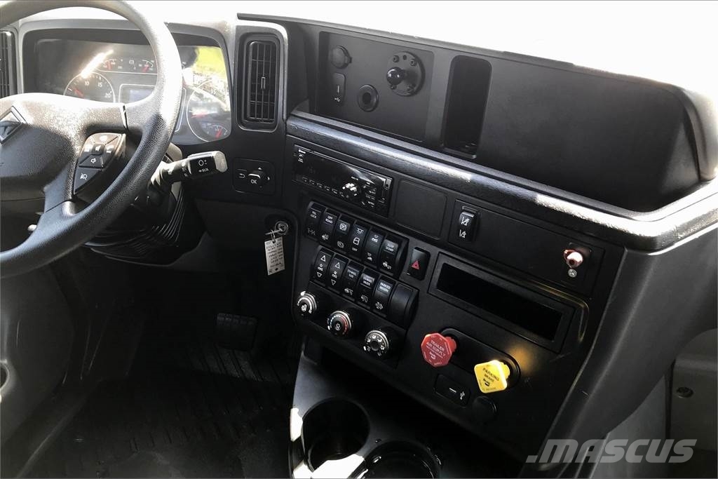 International LT625 6x4 Prime Movers
