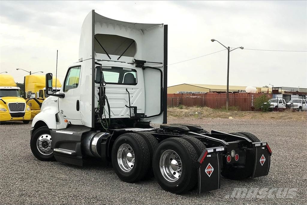 International LT625 6x4 Tractor Units