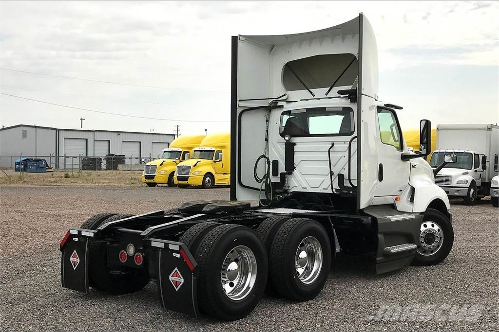 International LT625 6x4 Tractor Units