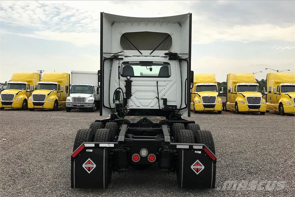 International LT625 6x4 Tractor Units