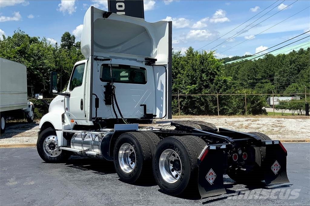 International LT625 6x4 Prime Movers