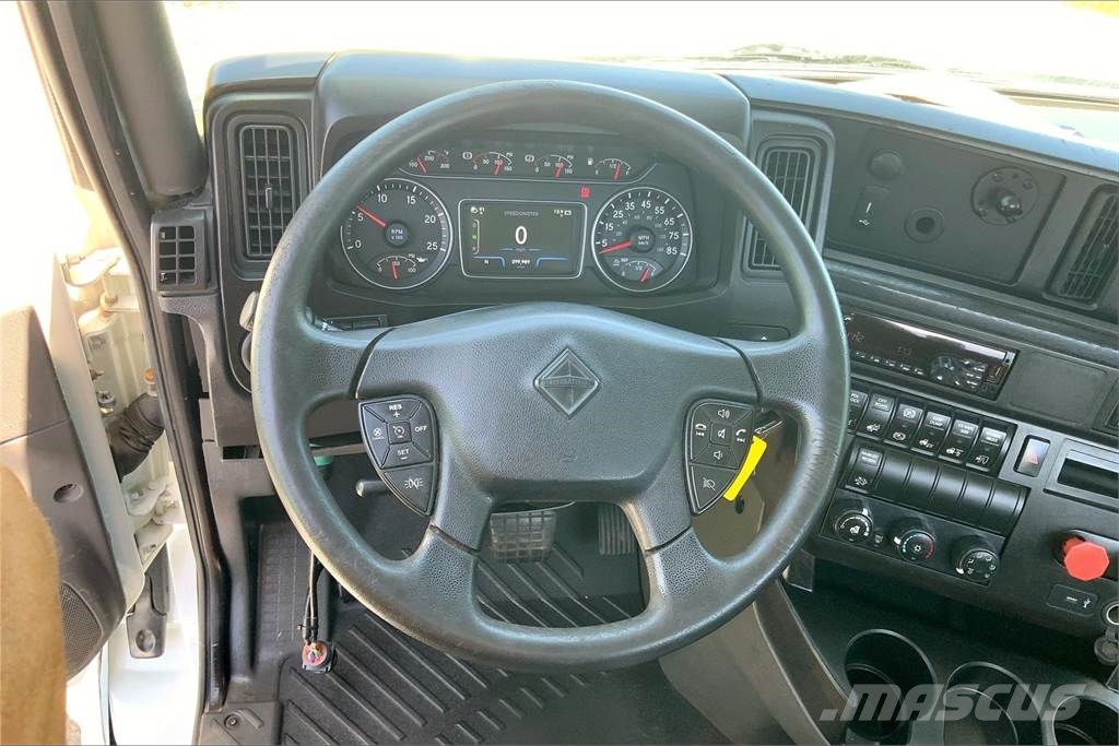 International LT625 6x4 Prime Movers