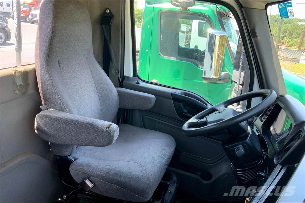 International LT625 6x4 Prime Movers