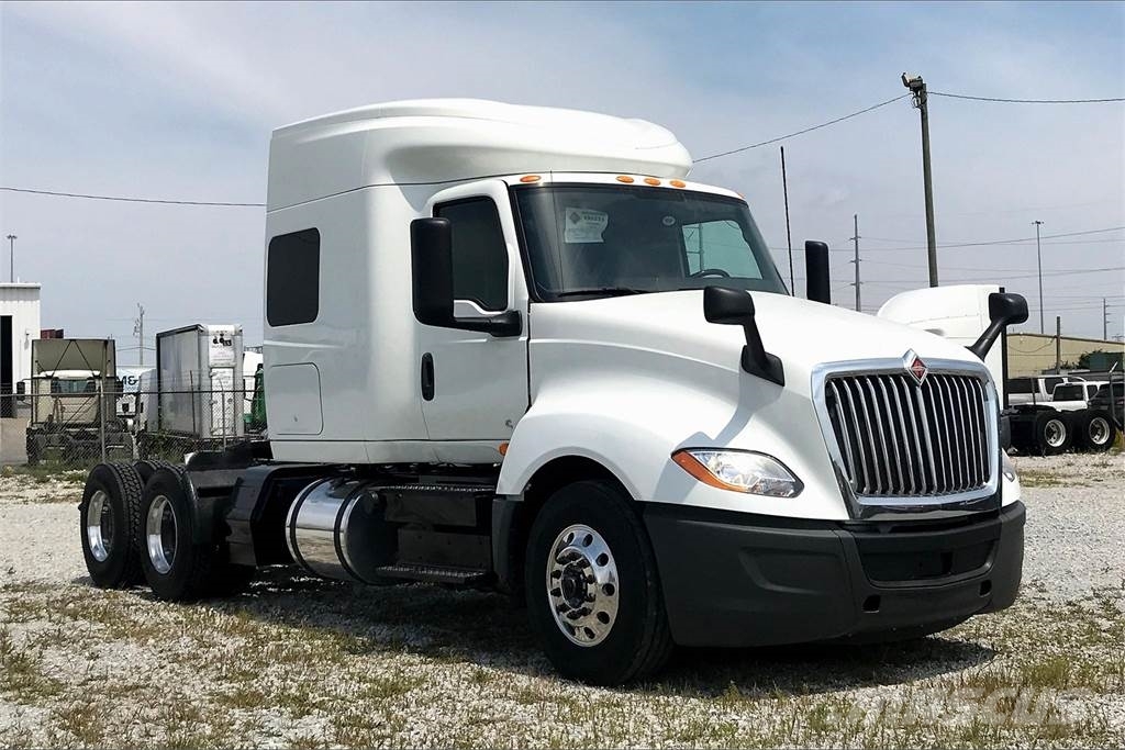 International LT625 6x4 Prime Movers