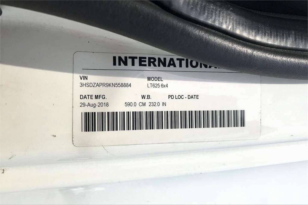 International LT625 6x4 Prime Movers