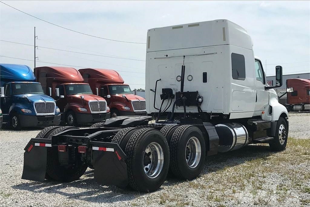 International LT625 6x4 Prime Movers