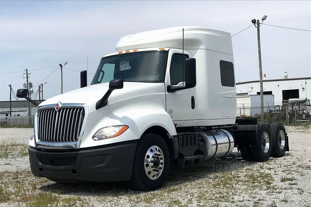 International LT625 6x4 Prime Movers