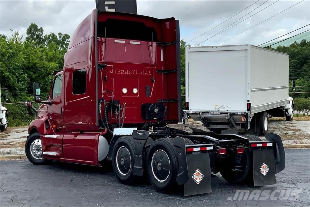 International LT625 6x4 Τράκτορες