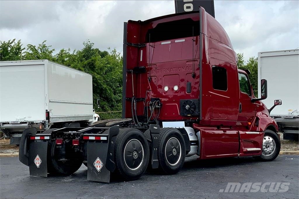 International LT625 6x4 Τράκτορες
