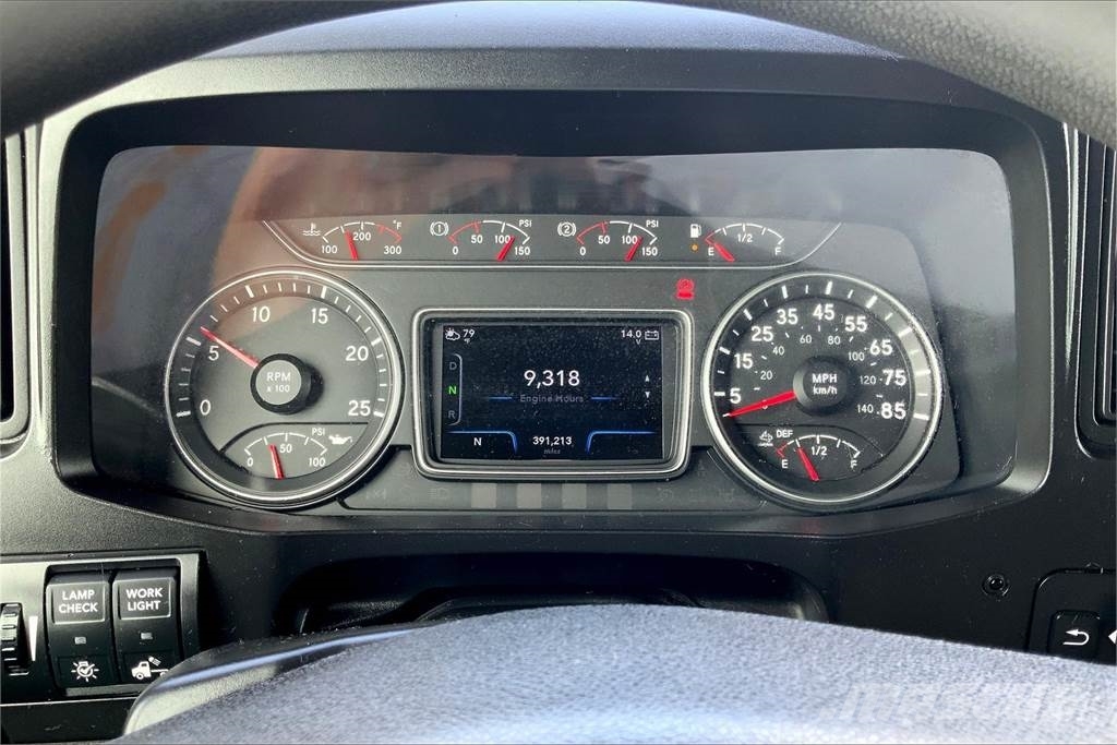 International LT625 6x4 Τράκτορες