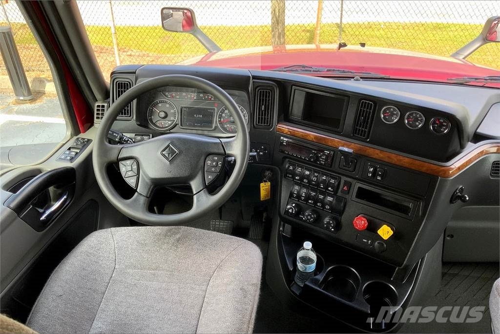 International LT625 6x4 Τράκτορες