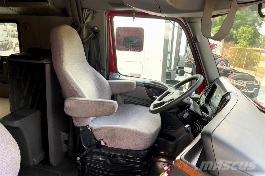 International LT625 6x4 Τράκτορες