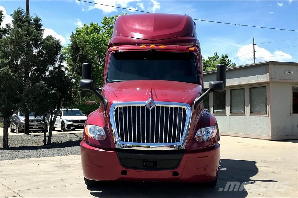 International LT625 6x4 Τράκτορες
