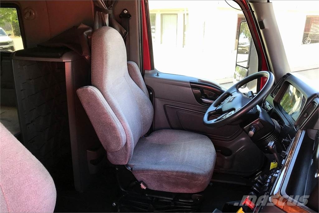 International LT625 6x4 Τράκτορες