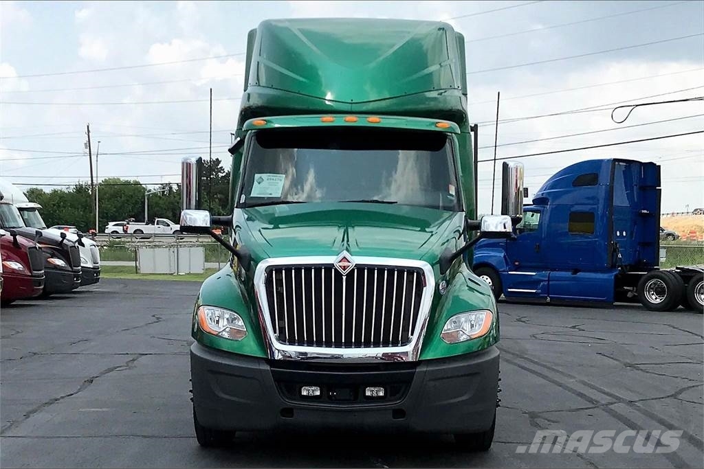 International LT625 6x4 Prime Movers