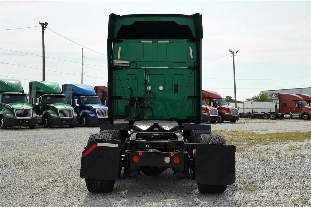 International LT625 6x4 Prime Movers