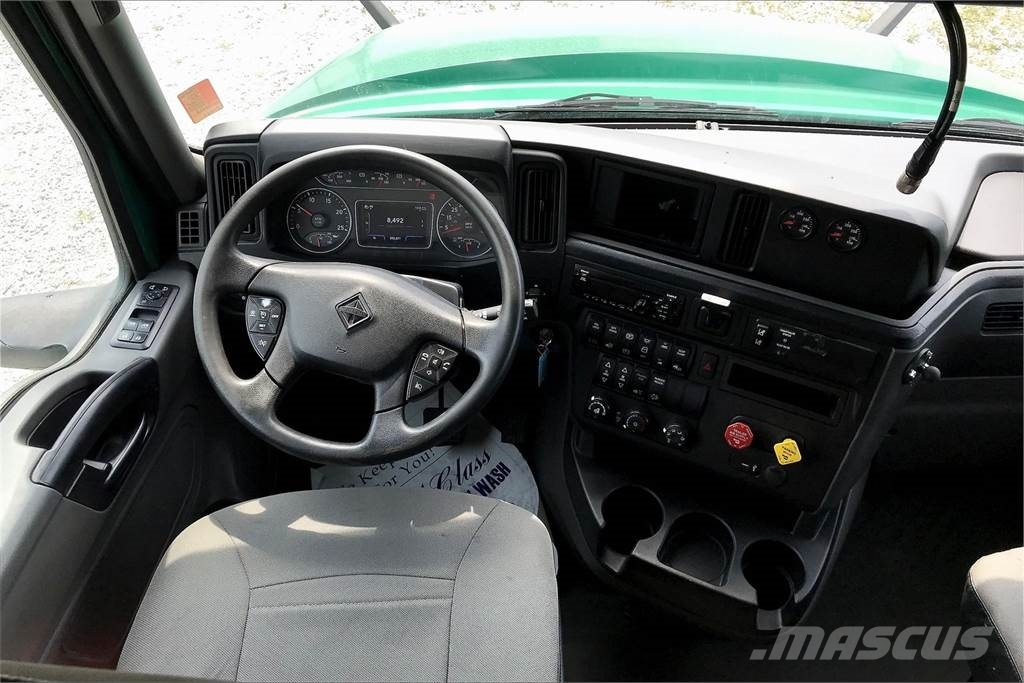 International LT625 6x4 Prime Movers