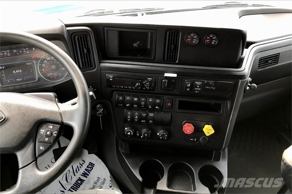 International LT625 6x4 Prime Movers