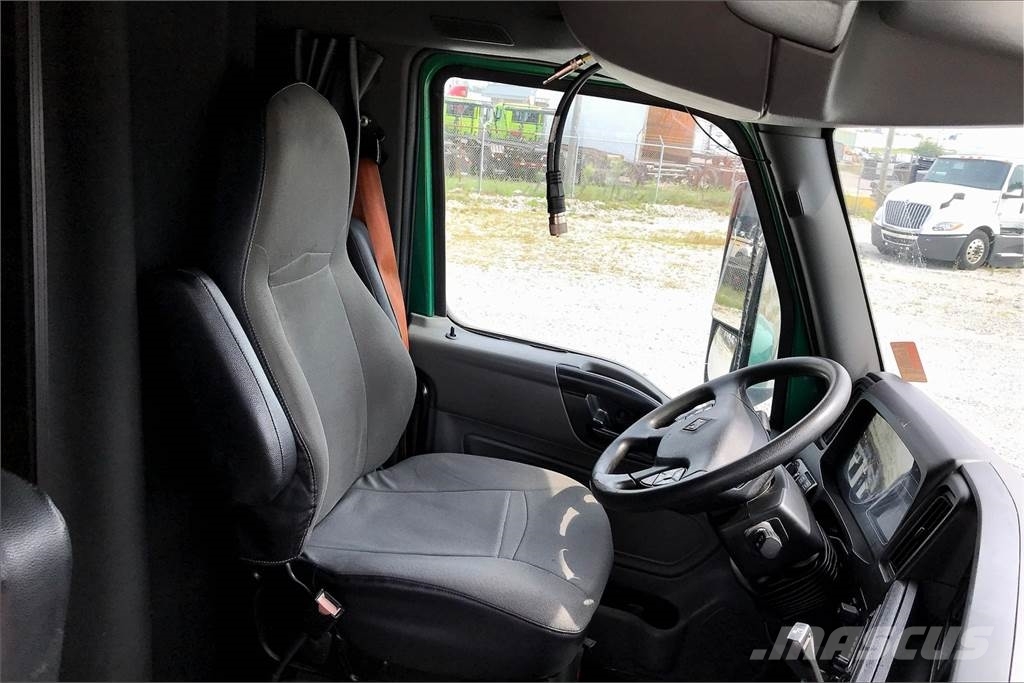 International LT625 6x4 Prime Movers