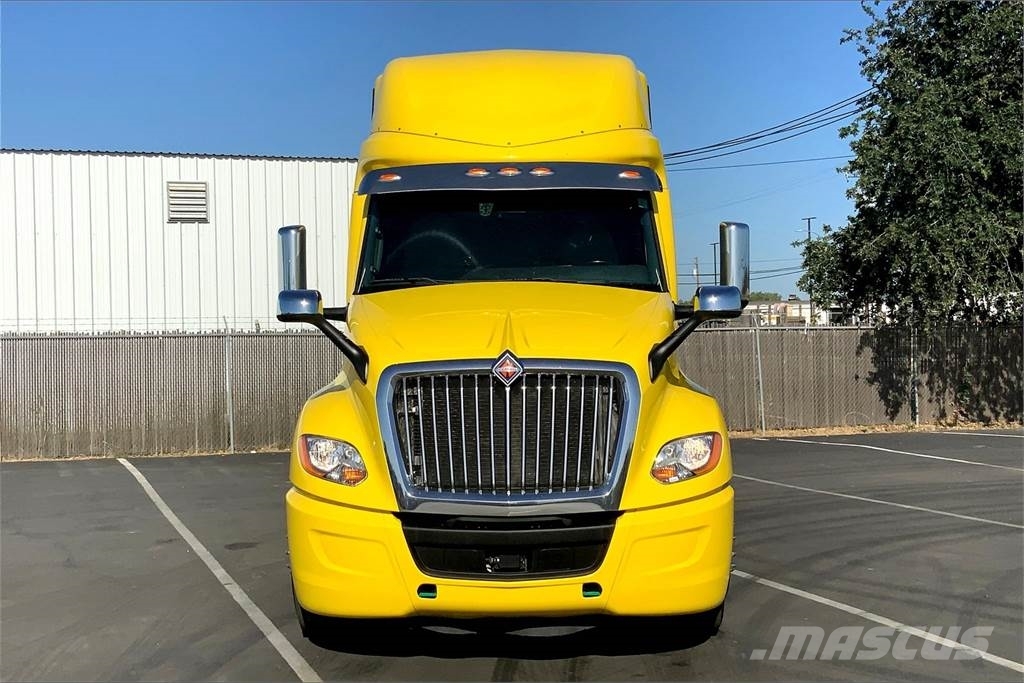 International LT625 6x4 Prime Movers