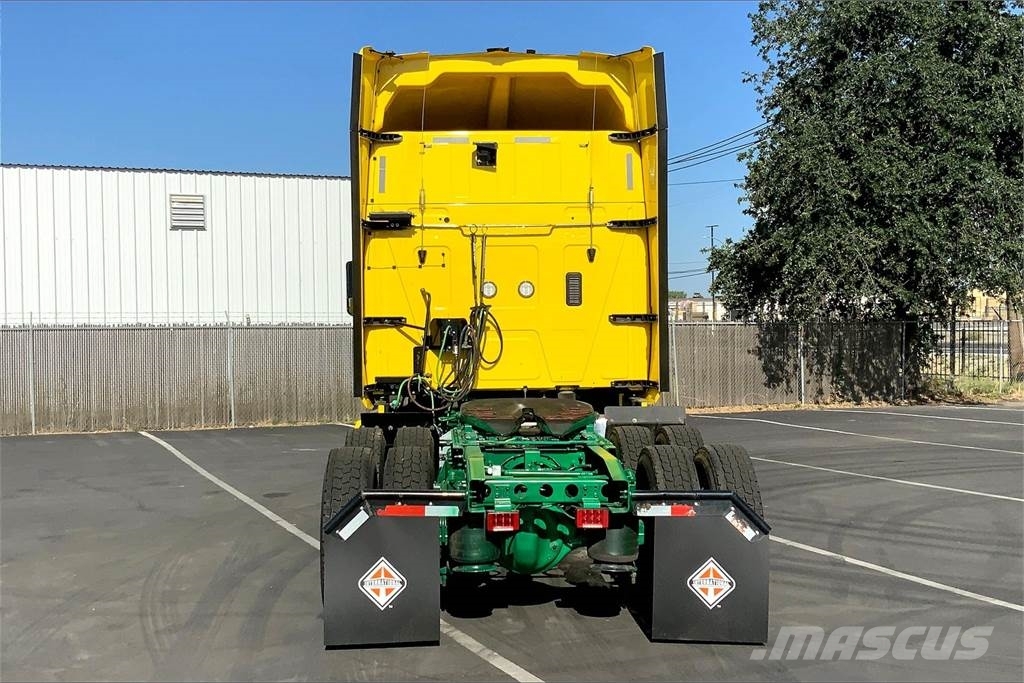 International LT625 6x4 Prime Movers