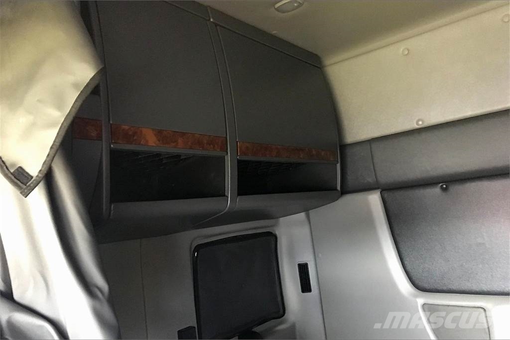 International LT625 6x4 Prime Movers