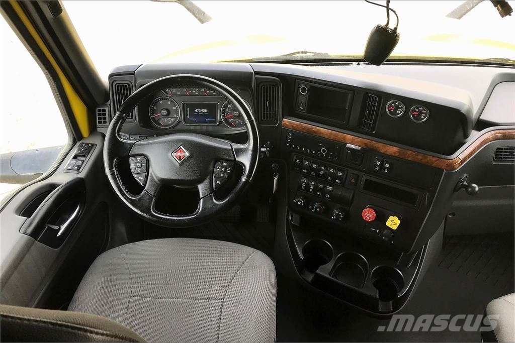 International LT625 6x4 Prime Movers