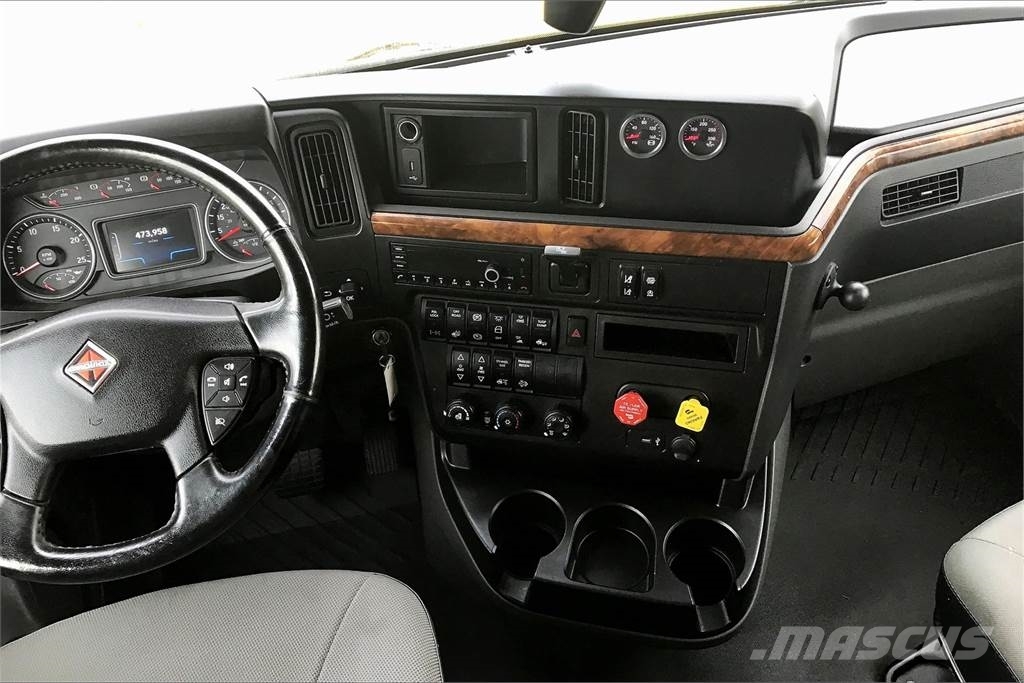 International LT625 6x4 Prime Movers