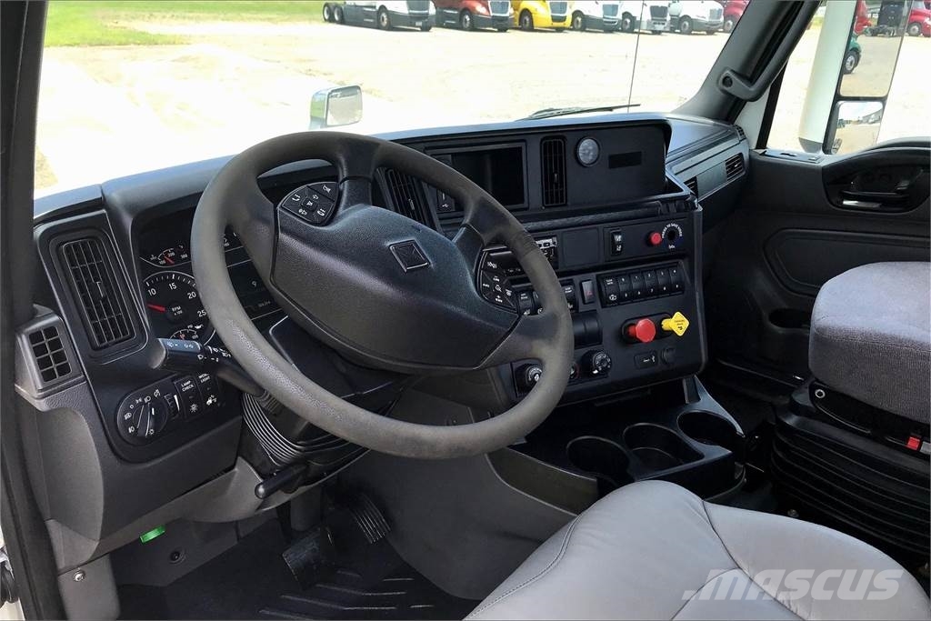 International LT625 6x4 Prime Movers