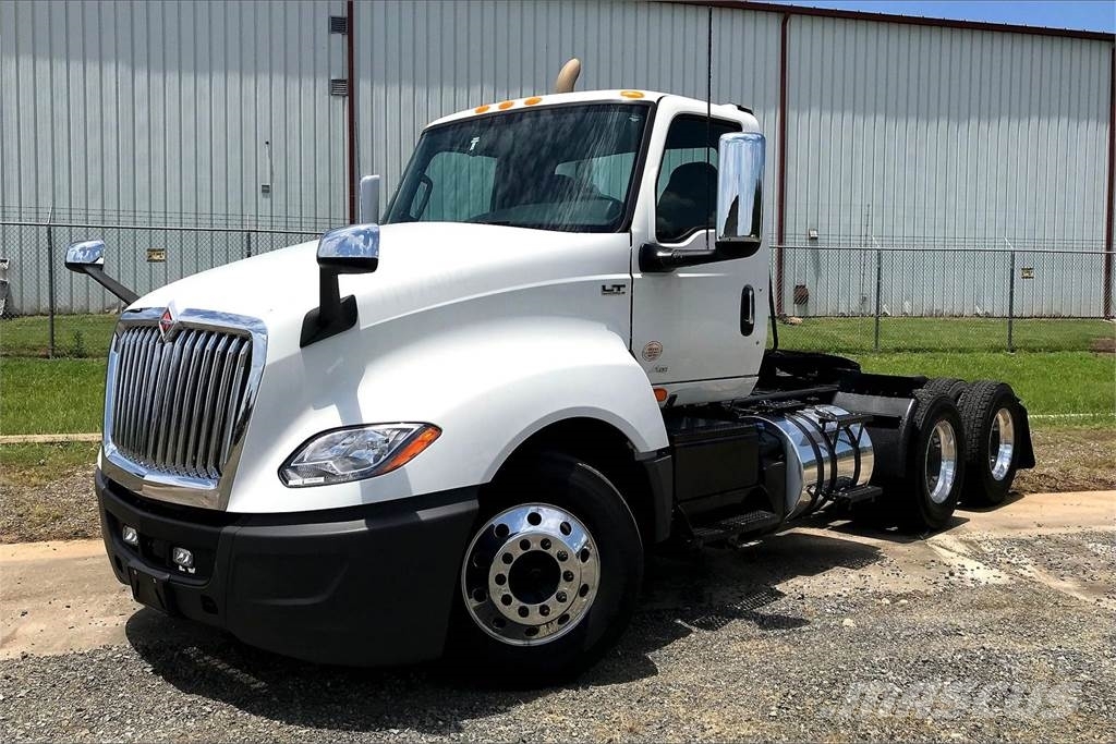 International LT625 6x4 Prime Movers